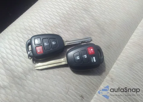 2015 Toyota Corolla Le z USA, uszkodzony, nr VIN 2T1BURHE5FC370635